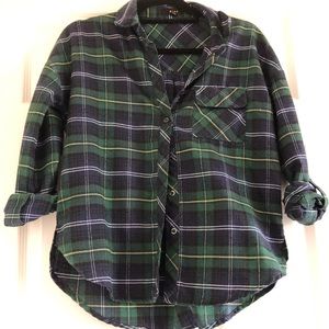Green plaid flannel!🔵